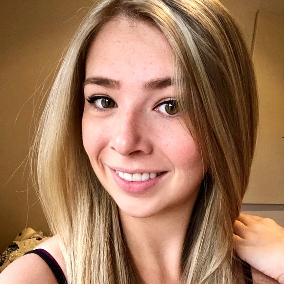 Meet your Posher, Cassie - Picture 1 of 1